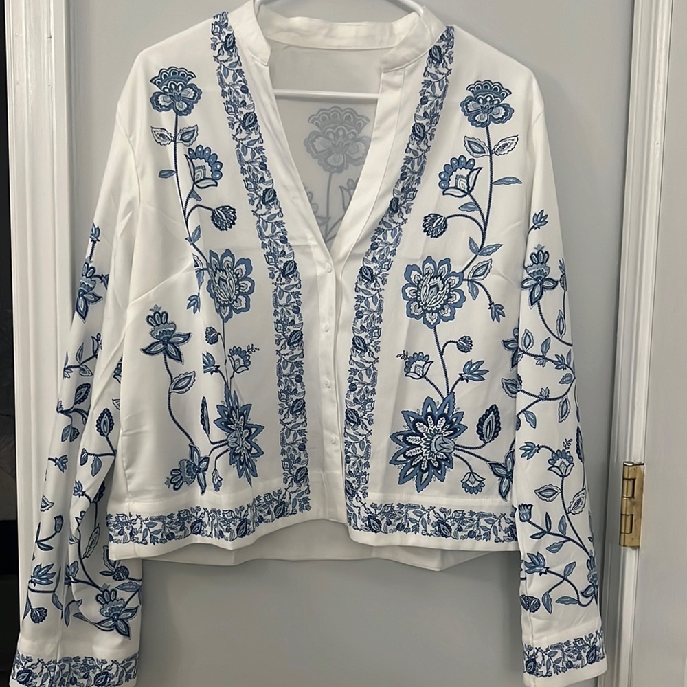 Floral print blouse